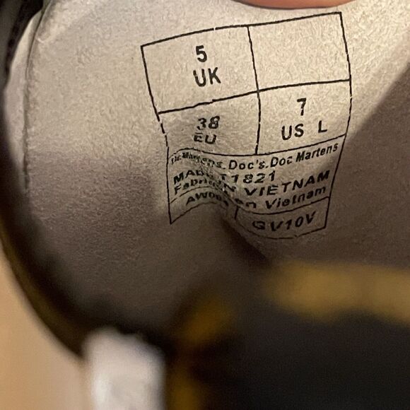 Women's Dr Martens 1460 Size 7 White Lace Up Boots Smooth Leather - Picture 8 of 8